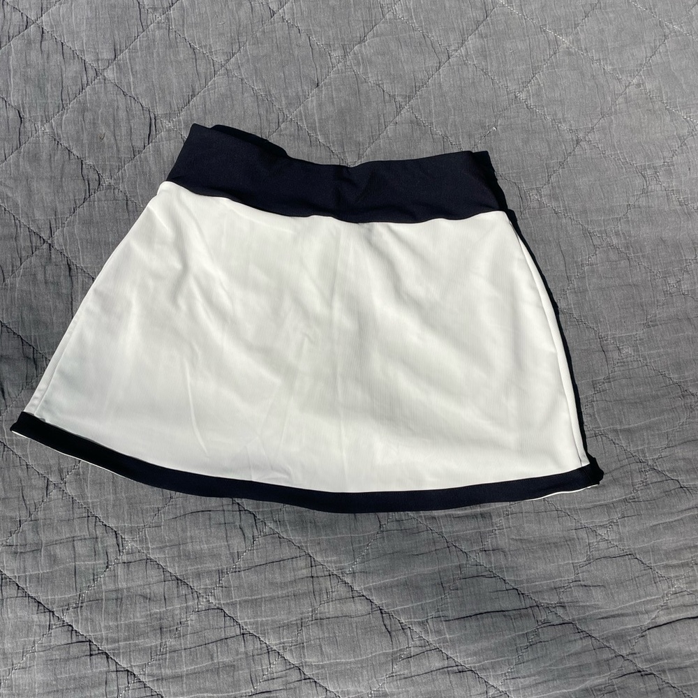 Small/petite Kyodan Black and White Tennis Skirt - Picture 4 of 4